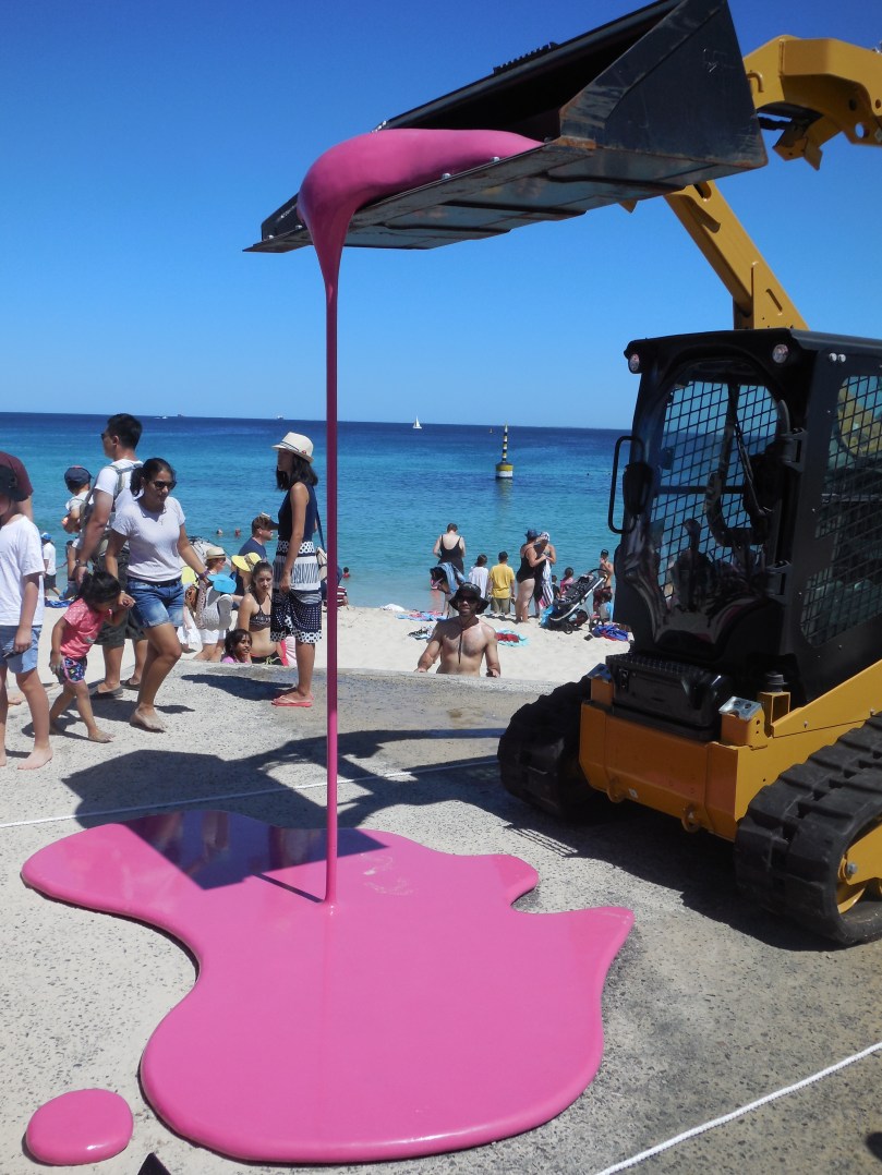 Sculptures by the sea Der Traktor